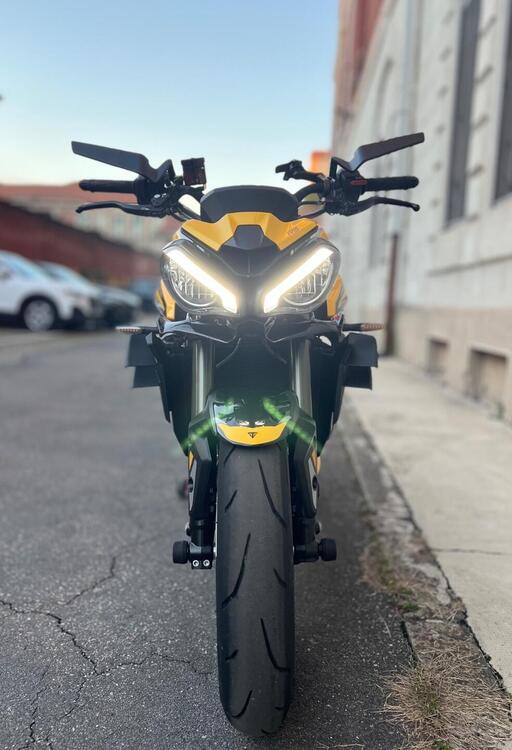 Triumph Street Triple 765 RS (2023 - 25) (2)