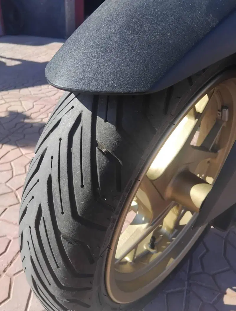 Yamaha X-Max 125 Tech Max (2021 - 24) (9)