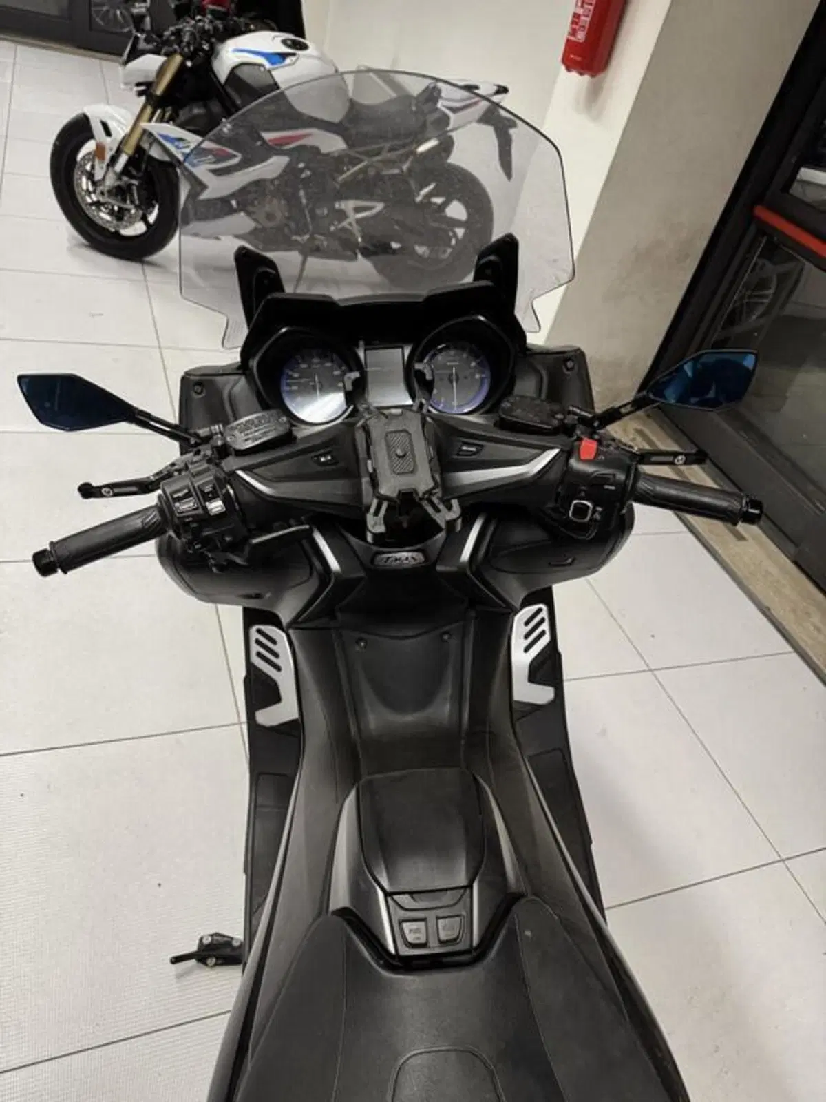 Yamaha T-Max 560 (2020 - 21) (8)