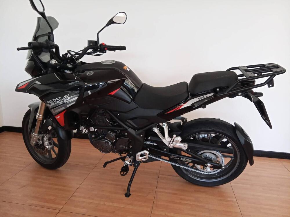 Benelli TRK 251 (2022 - 25) (2)