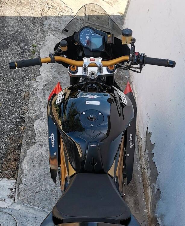 Aprilia Tuono 1000 R Factory (2004 - 05) (4)