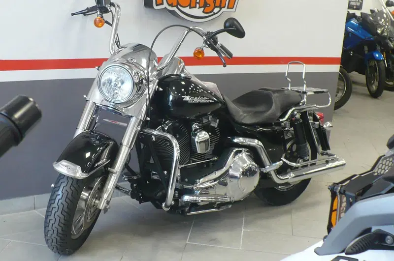 Harley-Davidson 1450 Road King Custom (2002 - 04) - FLHRSI (3)