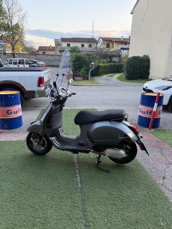 Vespa GTS 300 Super Sport (2023 - 24) (2)