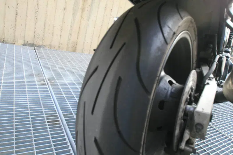 Yamaha FZS 600 Fazer (2002 - 03) (7)