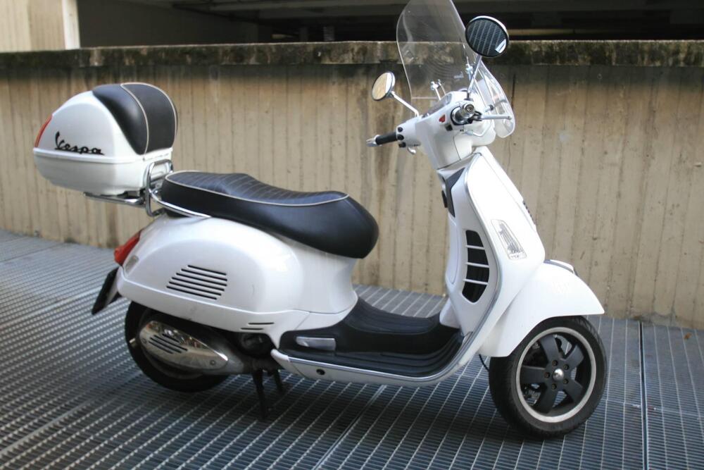 Vespa GTS 300 Super (2008 - 16)