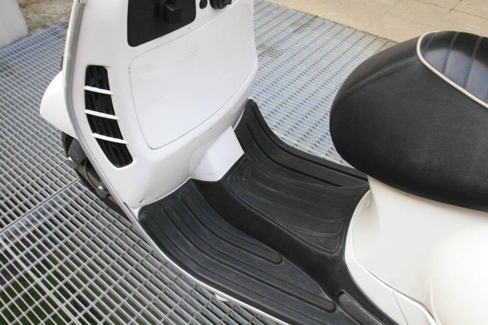 Vespa GTS 300 Super (2008 - 16) (4)