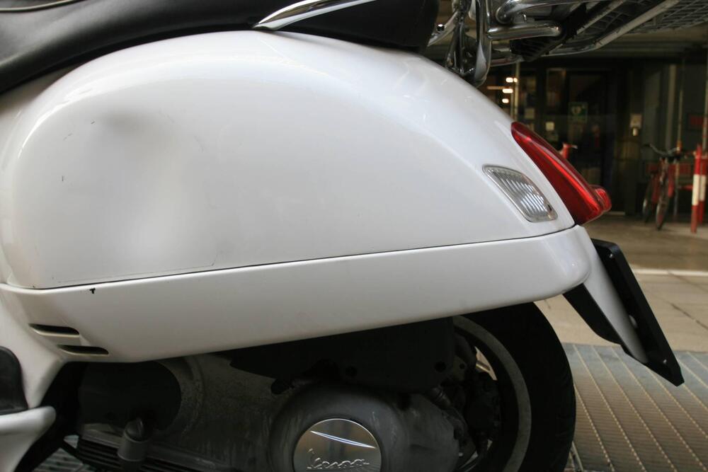 Vespa GTS 300 Super (2008 - 16) (5)