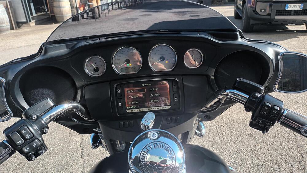 Harley-Davidson 107 Street Glide Special (2017 - 19) - FLHXS (4)