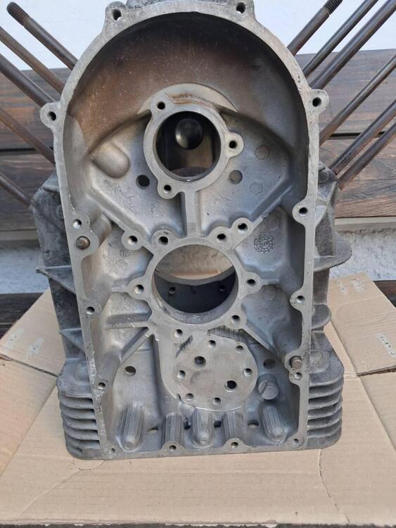 LE MANS 1 basamento motore VE- scatola cambio Moto Guzzi (2)