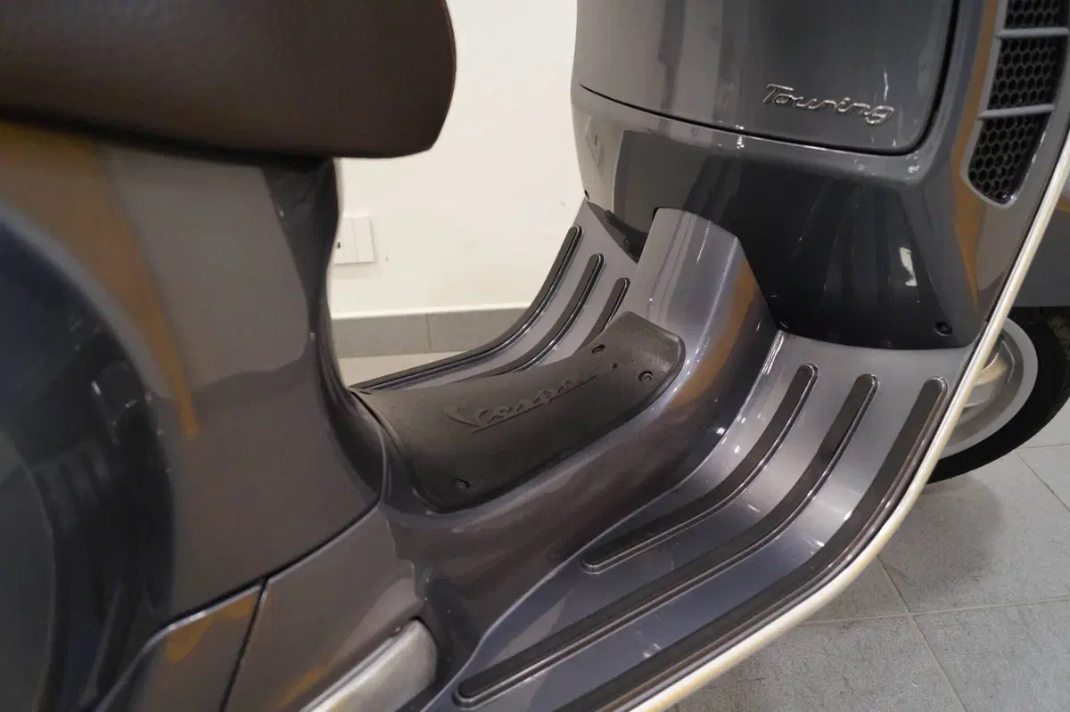 Vespa GTS 300 Touring Hpe (2021 - 22) (6)