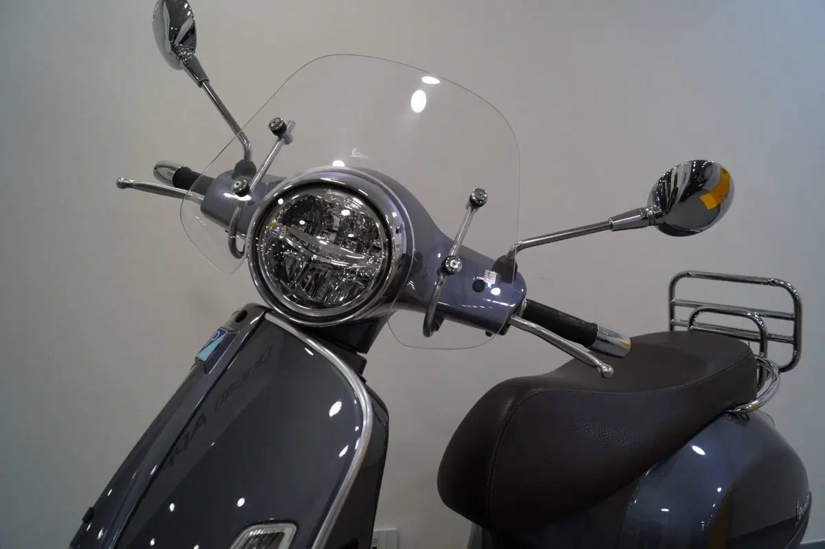 Vespa GTS 300 Touring Hpe (2021 - 22) (9)