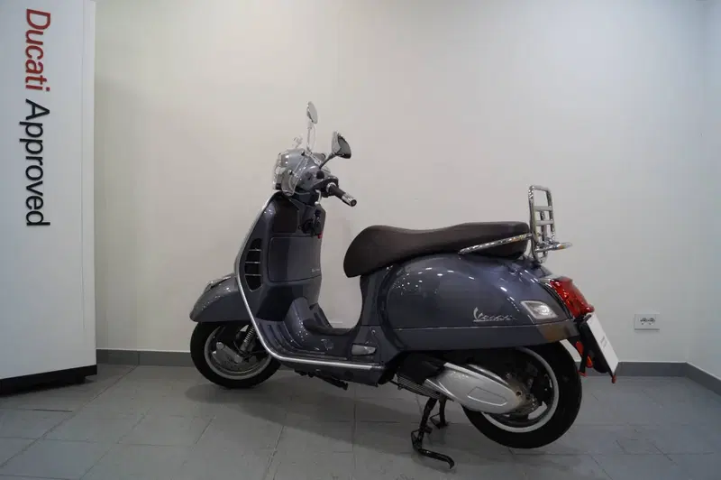 Vespa GTS 300 Touring Hpe (2021 - 22) (3)