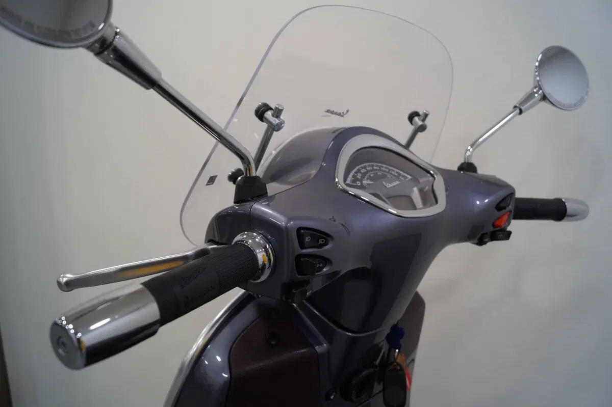 Vespa GTS 300 Touring Hpe (2021 - 22) (12)