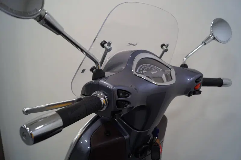 Vespa GTS 300 Touring Hpe (2021 - 22) (12)