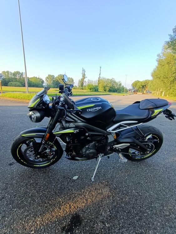 Triumph Street Triple RS (2020 - 22) (2)