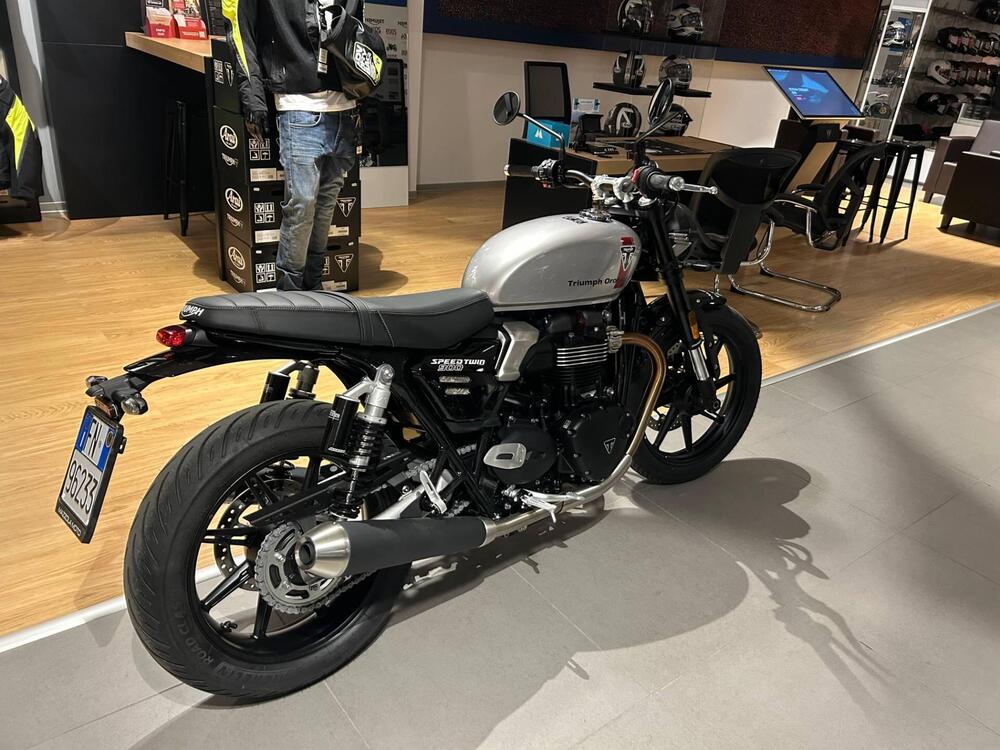 Triumph Speed Twin 900 (2025) (2)