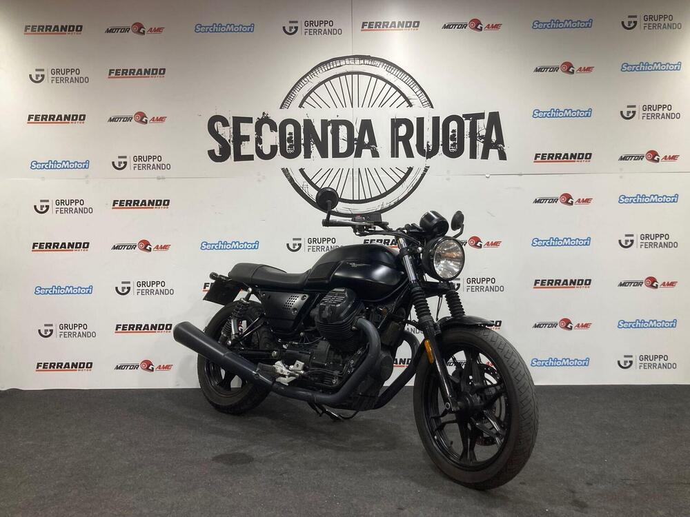 Moto Guzzi V7 III Stone (2017 - 20) (2)