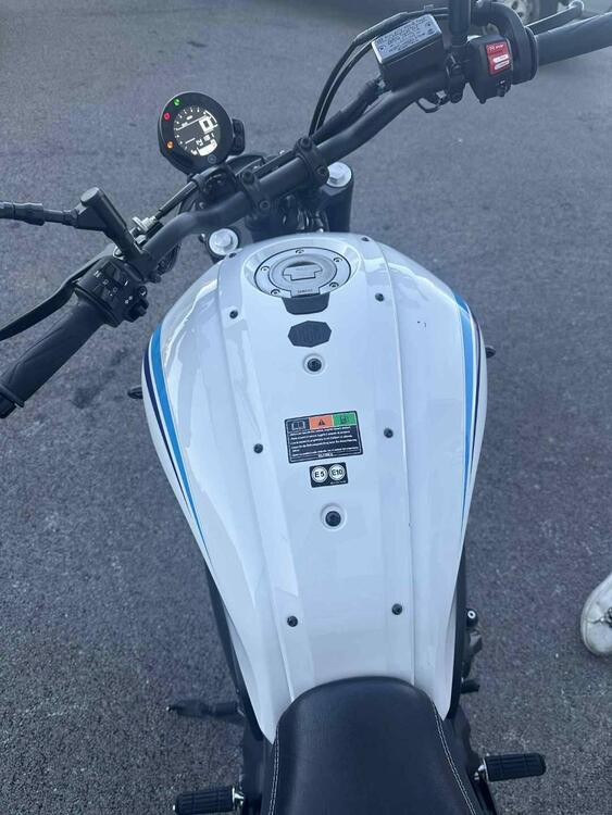 Yamaha XSR 700 (2022 - 25) (4)