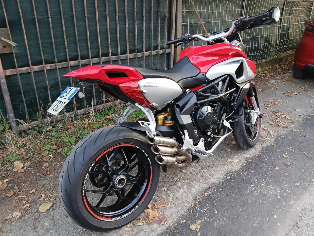 MV Agusta Rivale 800 EAS ABS (2013 -17) (2)