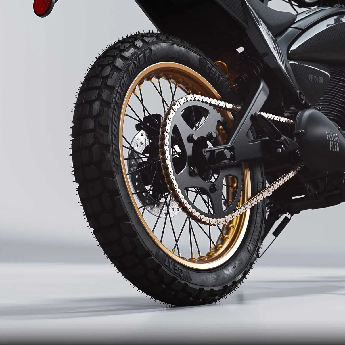 Royal Enfield presenta a EICMA 2025 la scrambler elettrica Flying Flea F6 (5)