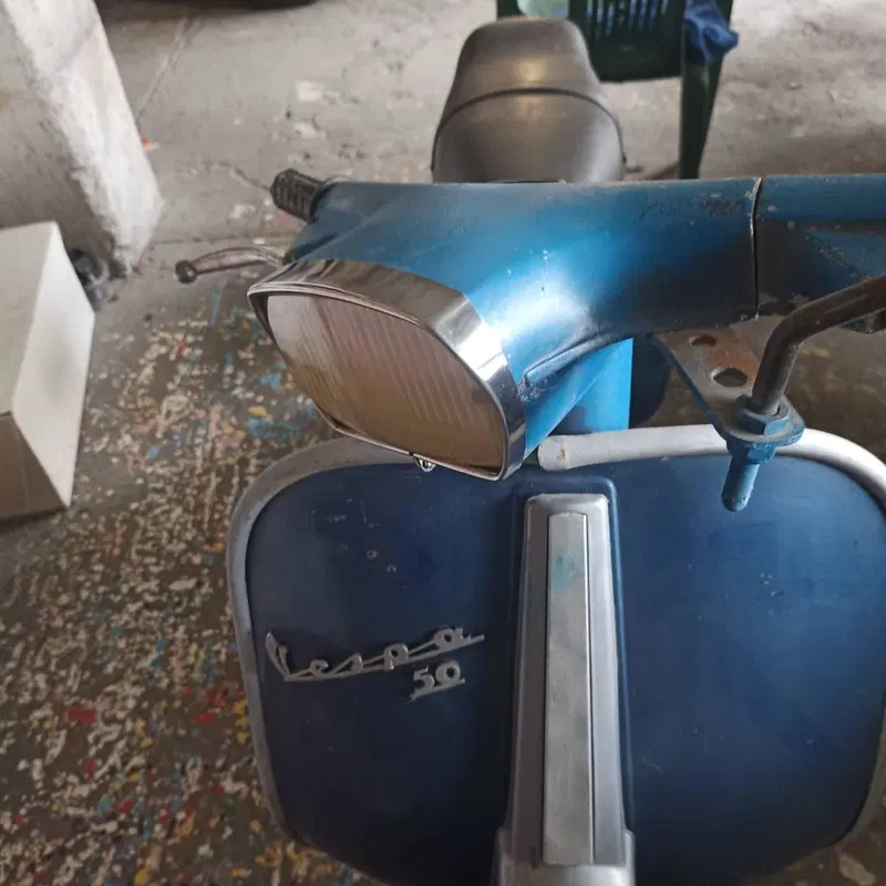 Vespa V5A2T  2ª serie 3 marce faro quadrato ruote 9" (2)