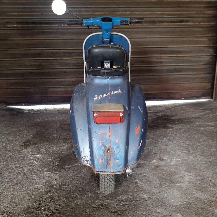 Vespa V5A2T  2ª serie 3 marce faro quadrato ruote 9