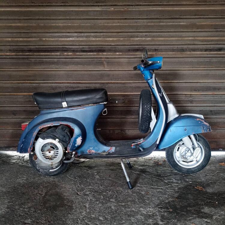 Vespa V5A2T  2ª serie 3 marce faro quadrato ruote 9