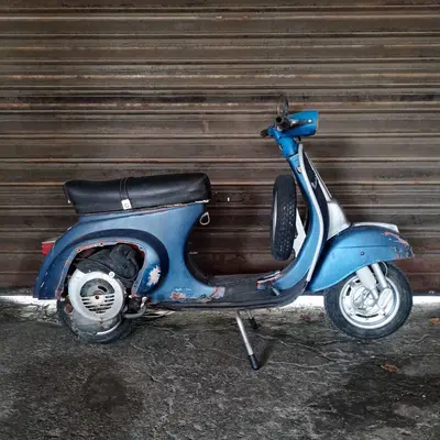 Vespa V5A2T  2&ordf; serie 3 marce faro quadrato ruote 9" d'epoca