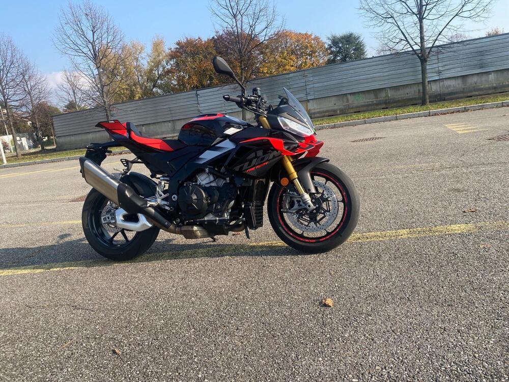 Aprilia Tuono V4 Factory (2025) (3)