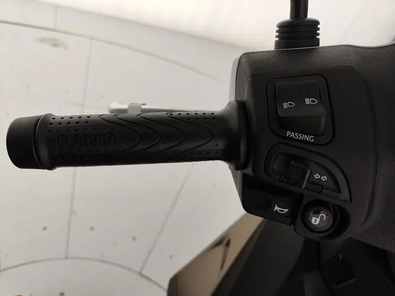 Piaggio 1 Active (2022 - 26) (7)
