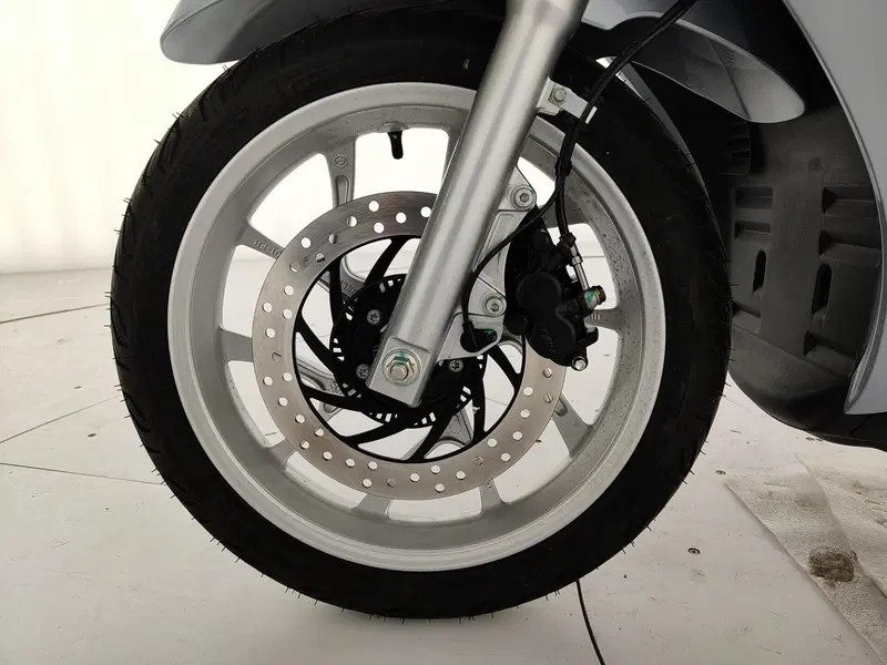 Piaggio 1 Active (2022 - 26) (10)
