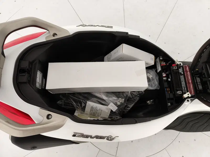 Piaggio Beverly 400 S (2025 - 26) (16)