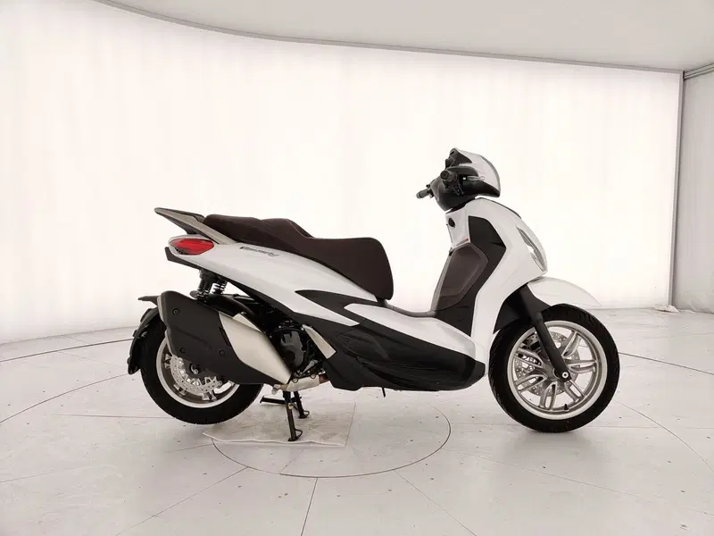Piaggio Beverly 400 S (2025 - 26) (5)