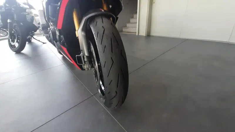 Aprilia Tuono V4 Factory SE-09 SBK (2024) (5)