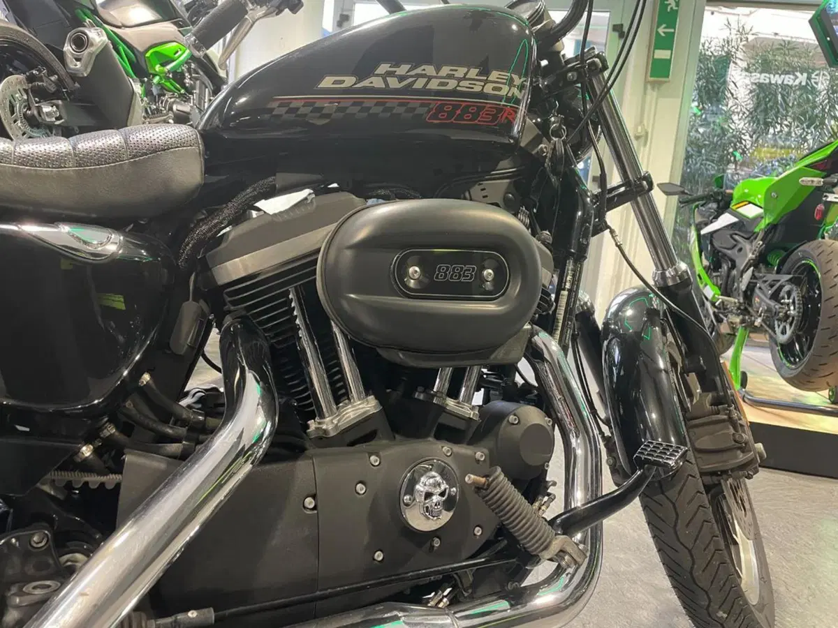 Harley-Davidson 883 R (2008 - 16) - XL 883R (5)