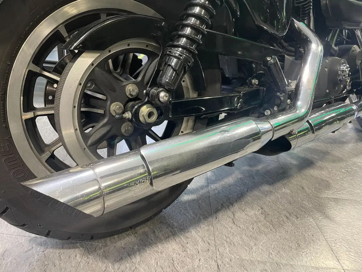 Harley-Davidson 883 R (2008 - 16) - XL 883R (6)
