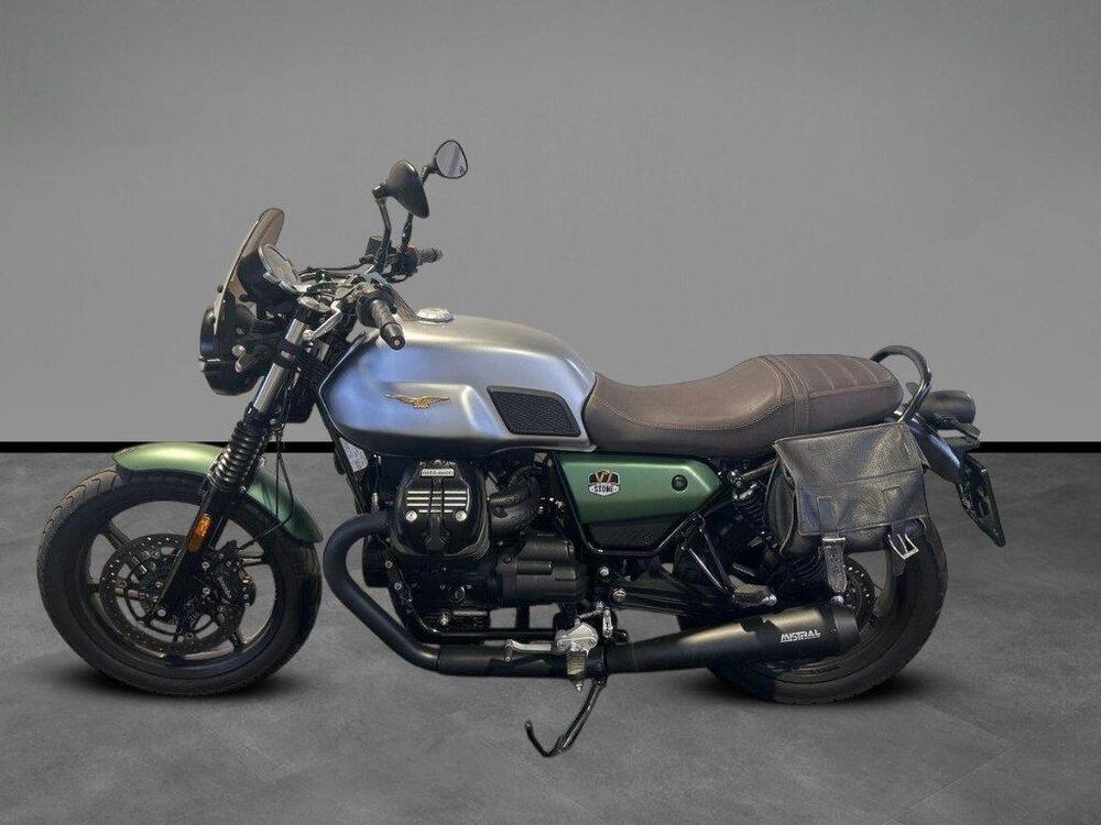 Moto Guzzi V7 Stone (2021 - 24) (2)