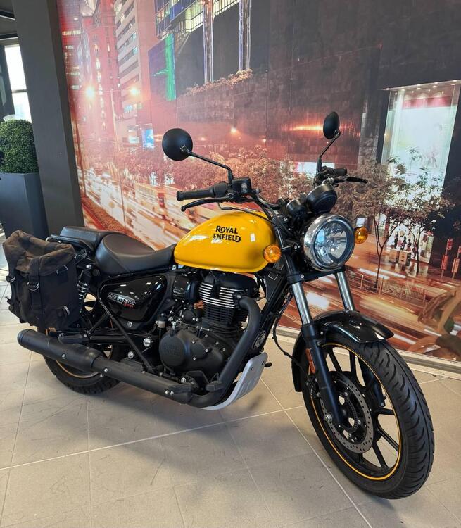 Royal Enfield Meteor 350 Fireball (2021 - 25) (2)