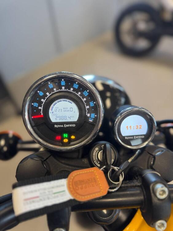 Royal Enfield Meteor 350 Fireball (2021 - 25) (3)