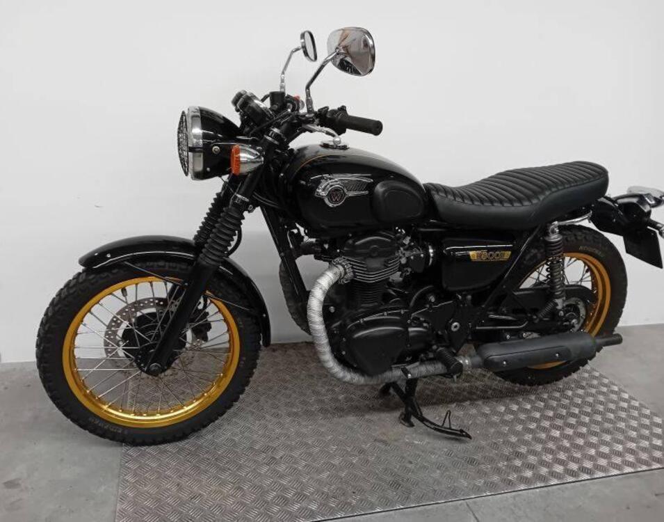 Kawasaki W 800 (2010 - 17) (4)