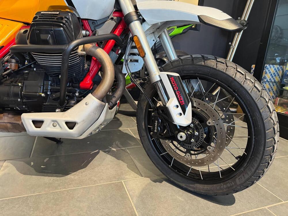 Moto Guzzi V85 TT (2021 - 23) (4)