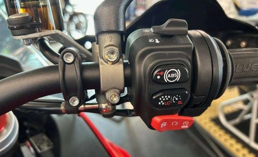 MV Agusta LXP Enduro Veloce (2024 - 25) (4)