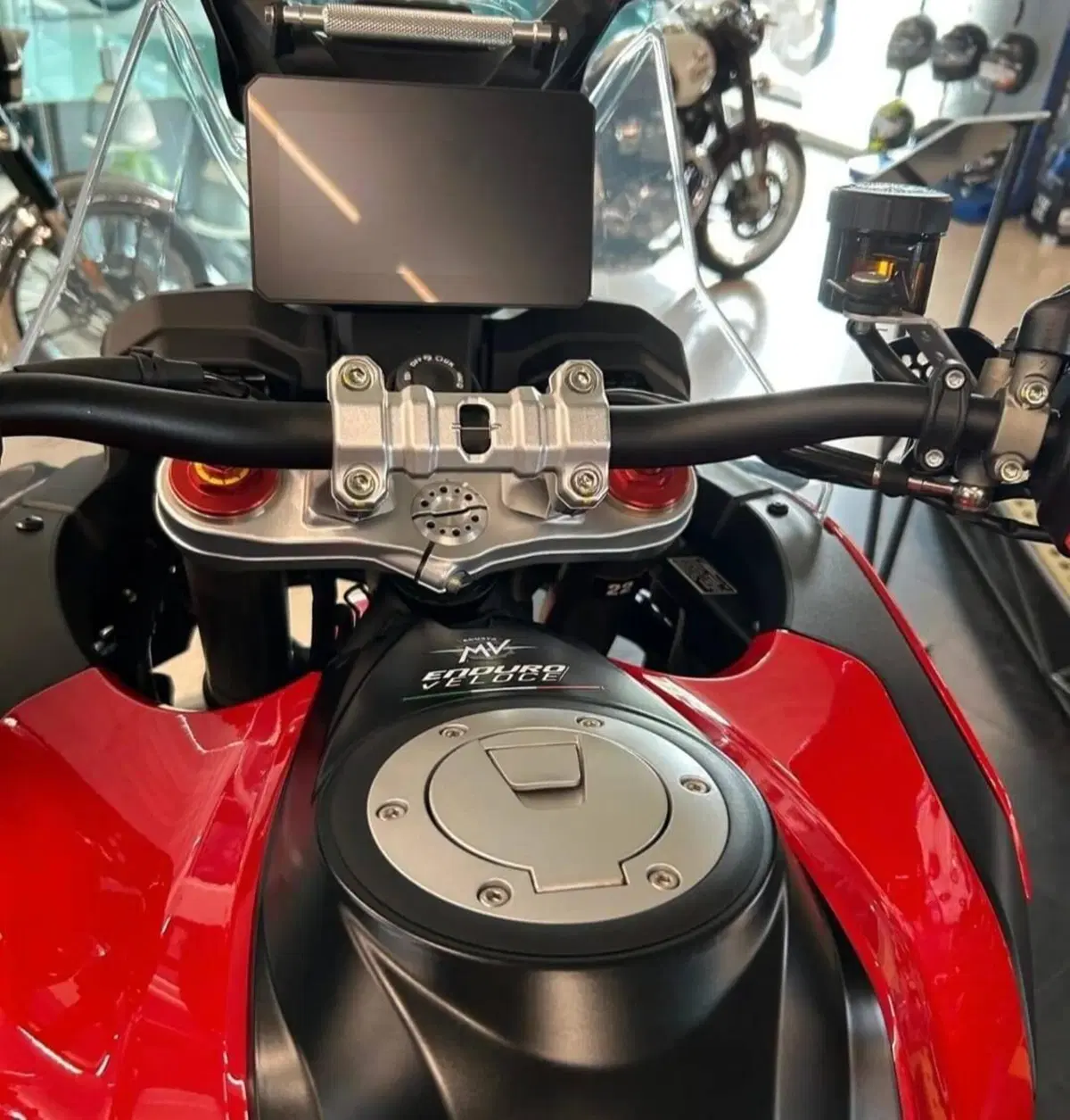 MV Agusta LXP Enduro Veloce (2024 - 25) (5)