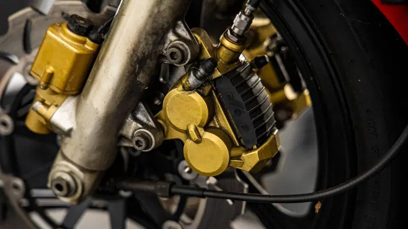Suzuki GSX-R 1100 (16)