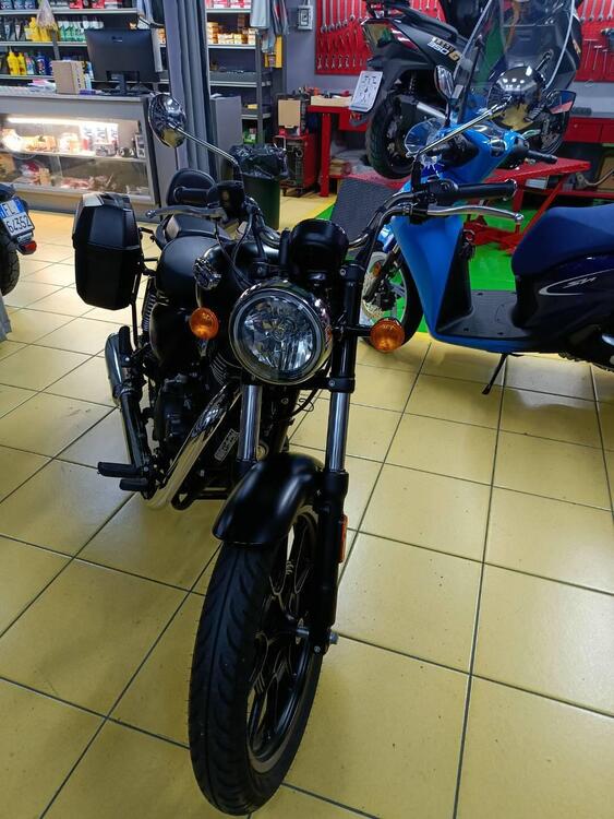 Royal Enfield Meteor 350 Stellar (2021 - 25) (2)