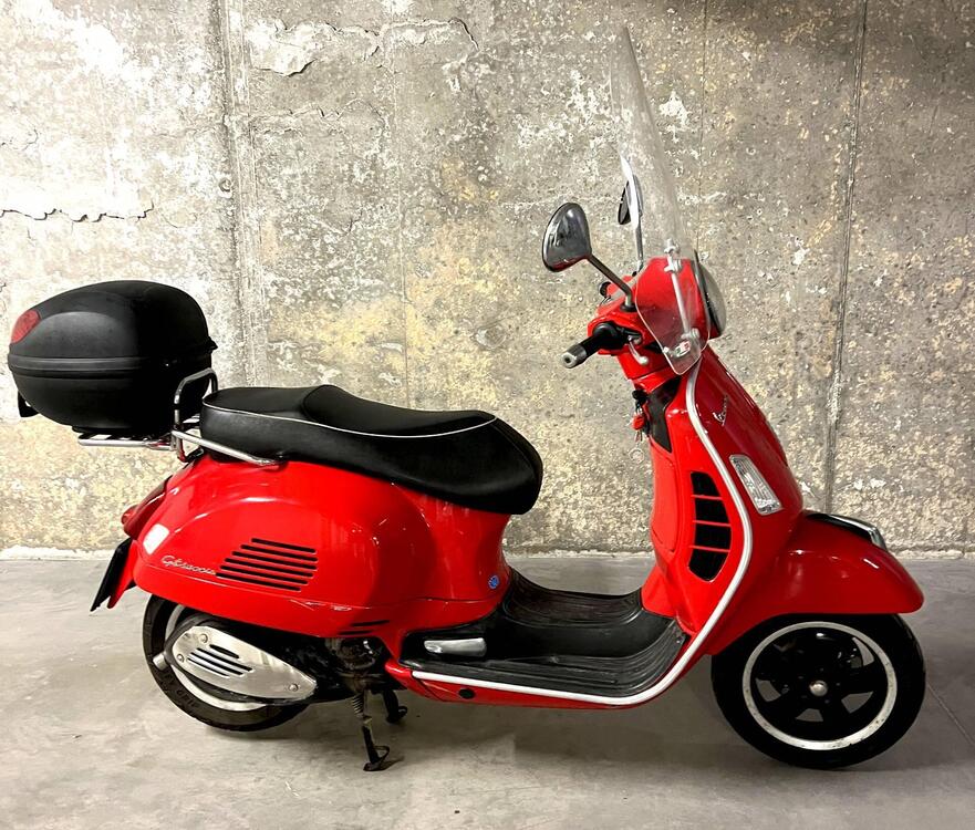 Vespa GTS 300 (2010 - 14) (2)