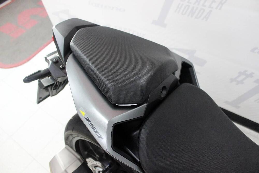 Honda CB 750 Hornet (2023 - 24) (5)