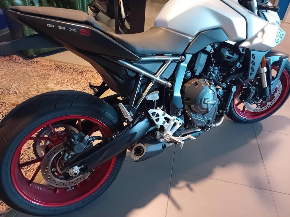 Suzuki GSX-8S (2025) (3)