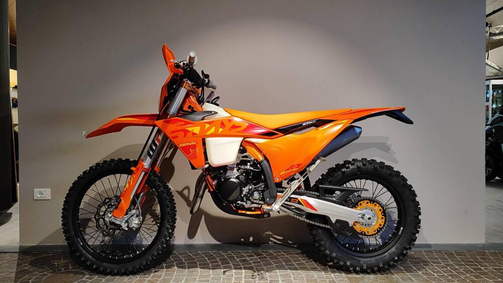 KTM 300 EXC Six Days (2025) (2)