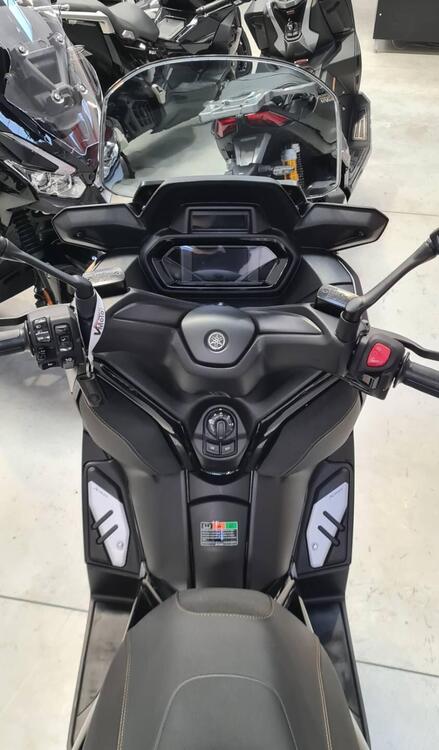 Yamaha X-Max 300 Tech Max (2021 - 24) (2)